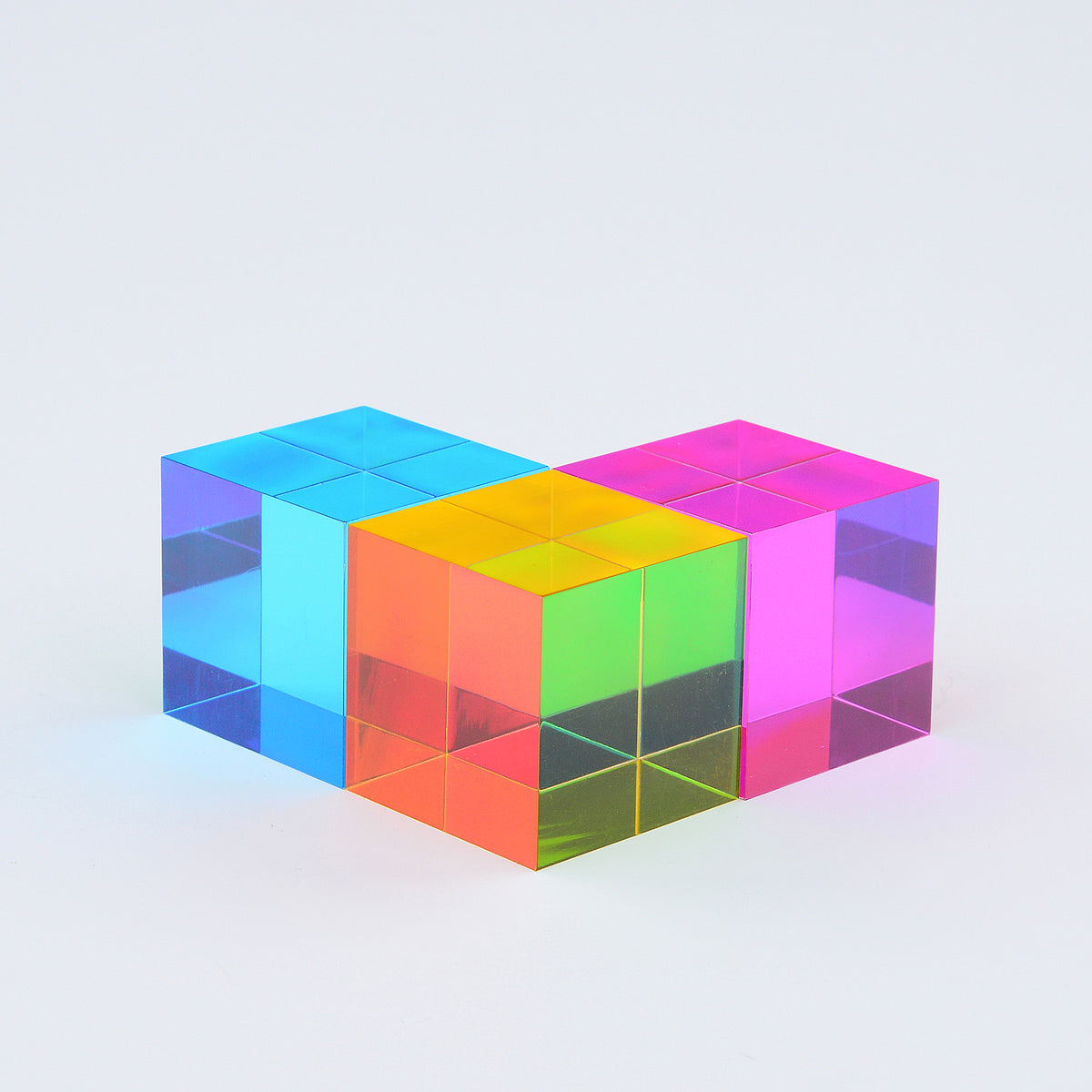 THE Y CUBE - CMY Cubes